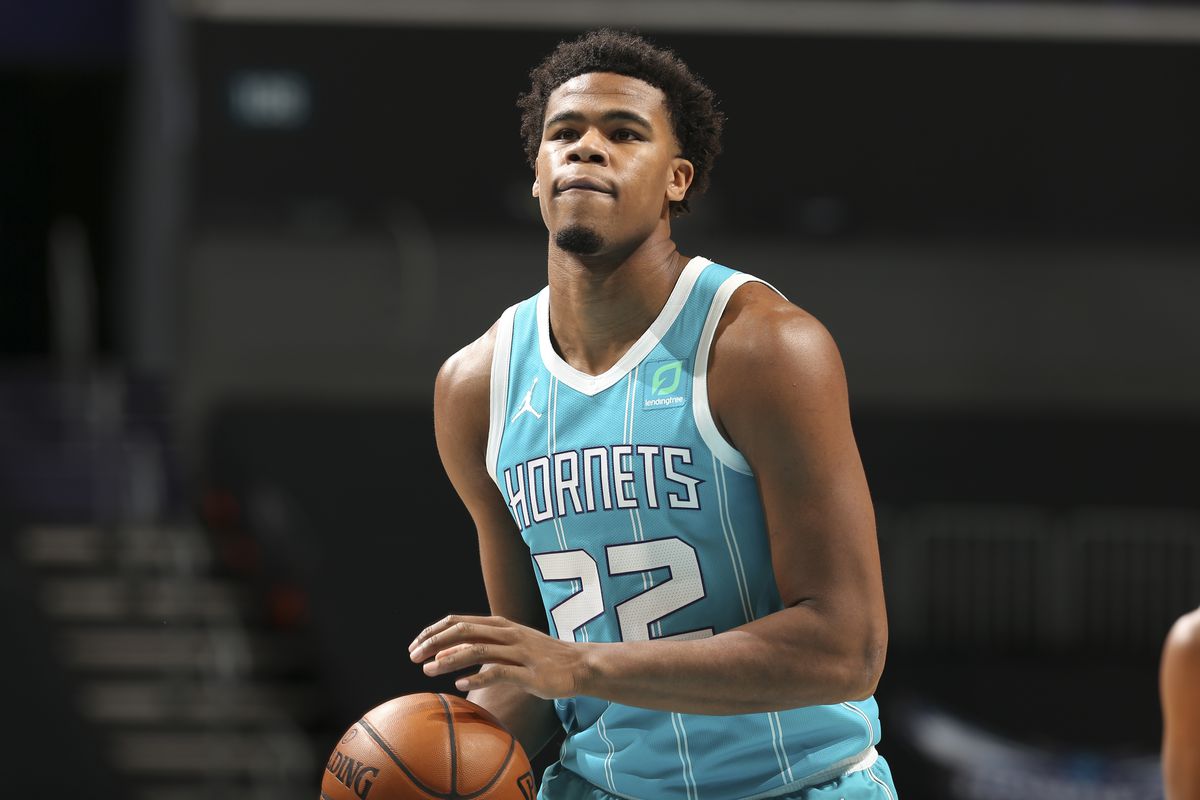 Hornets sign Vernon Carey Jr. to four-year deal